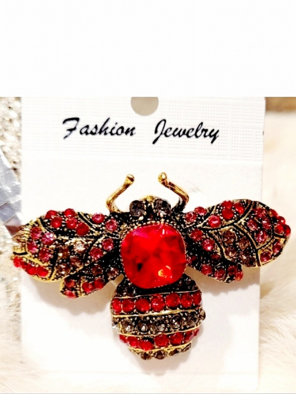 🌺Bumble Bee Rhinestone Brooch Lapel Pin Pendant Bee Accessories - Picture 2 of 5